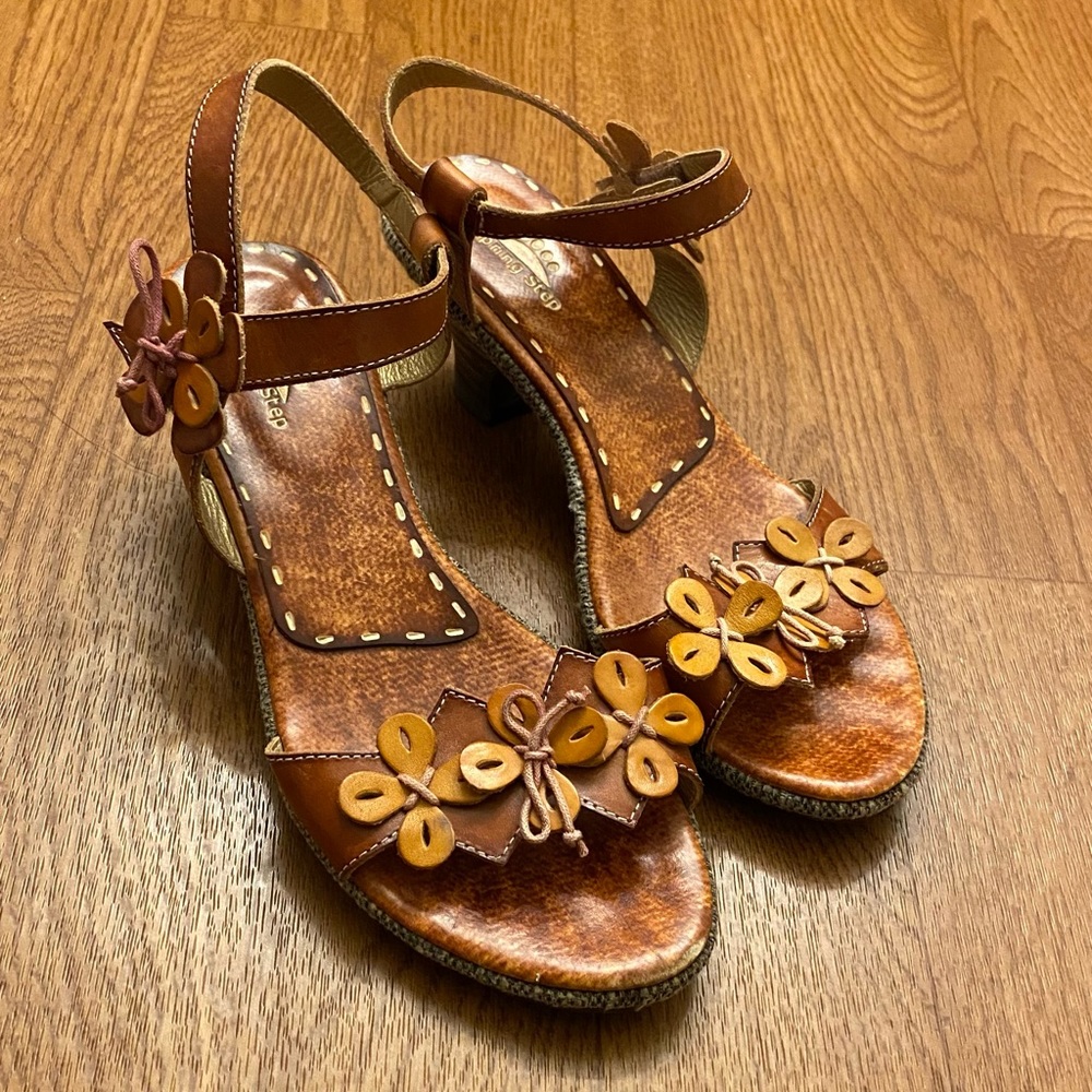 Spring Step Heels. - image 1